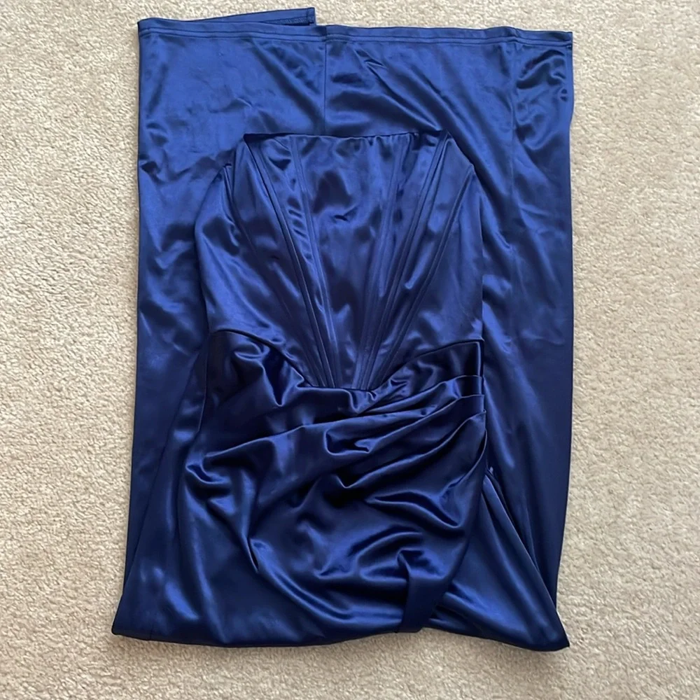 Strapless Silk Corset Dress with High Slit - Picture 3 of 5